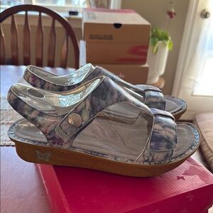 Stylish Women's Sandals with Blue and Purple Design